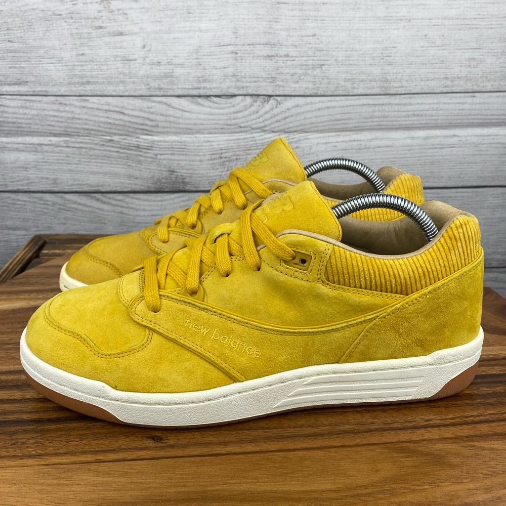 New Balance 1500 Suede Yellow Gold Unreleased Sample Shoe Men’s Sneaker Size 9.5